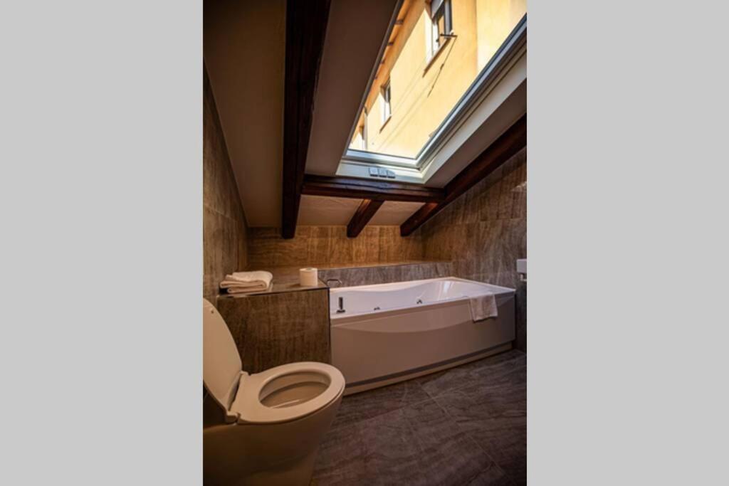 Appartamento Palazzo Bocchi โบโลญญา ภายนอก รูปภาพ